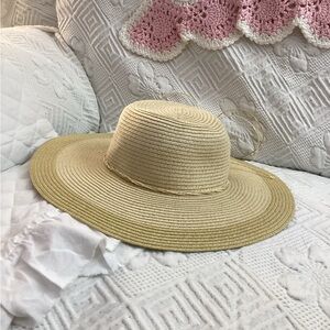 JacobsonHat Beige Sun Hat